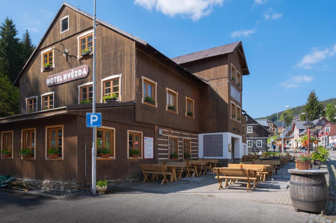 Hotel Hvezda Pec pod Snezkou Exterior foto